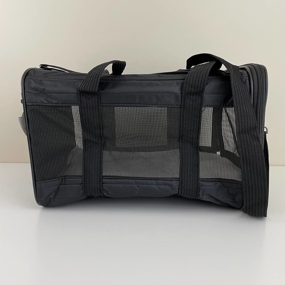 Sherpa Small Pets Sherpa Original Deluxe Pet Carrier Medium Soft